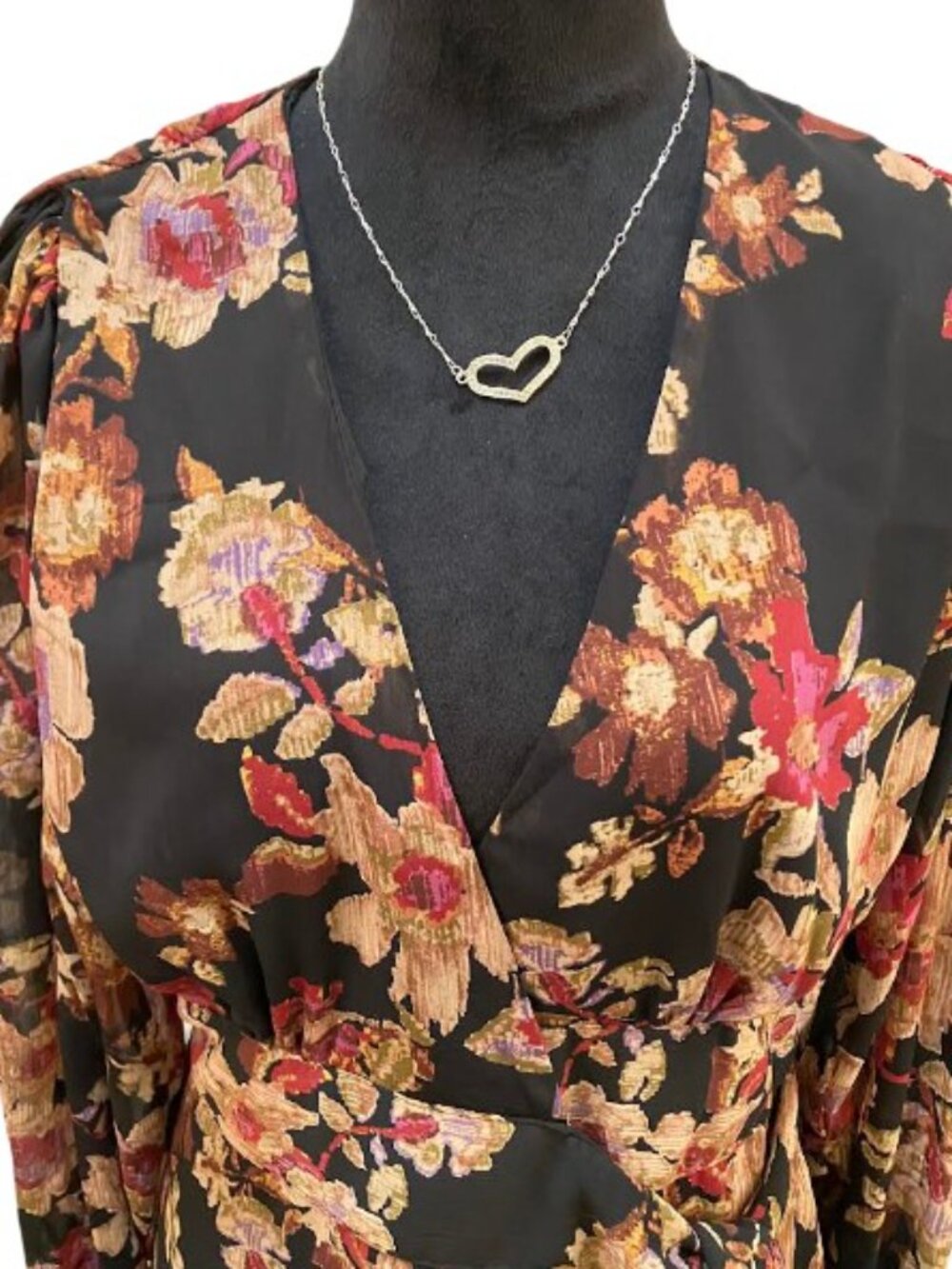 Dress Forum Floral Casual Wedding Guest Wrap Dress Size M EUC and FREE Necklace - Picture 2 of 16